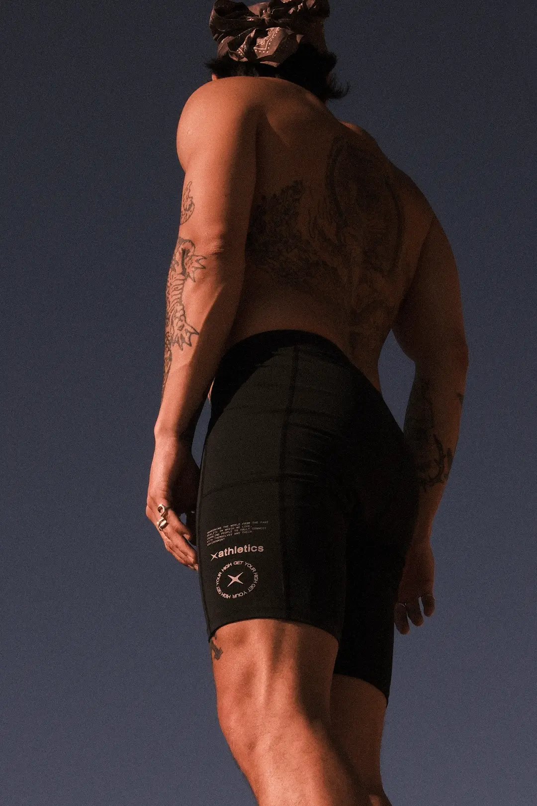 LEGGINGS CORTOS TRAIN NEGROS - Image 3