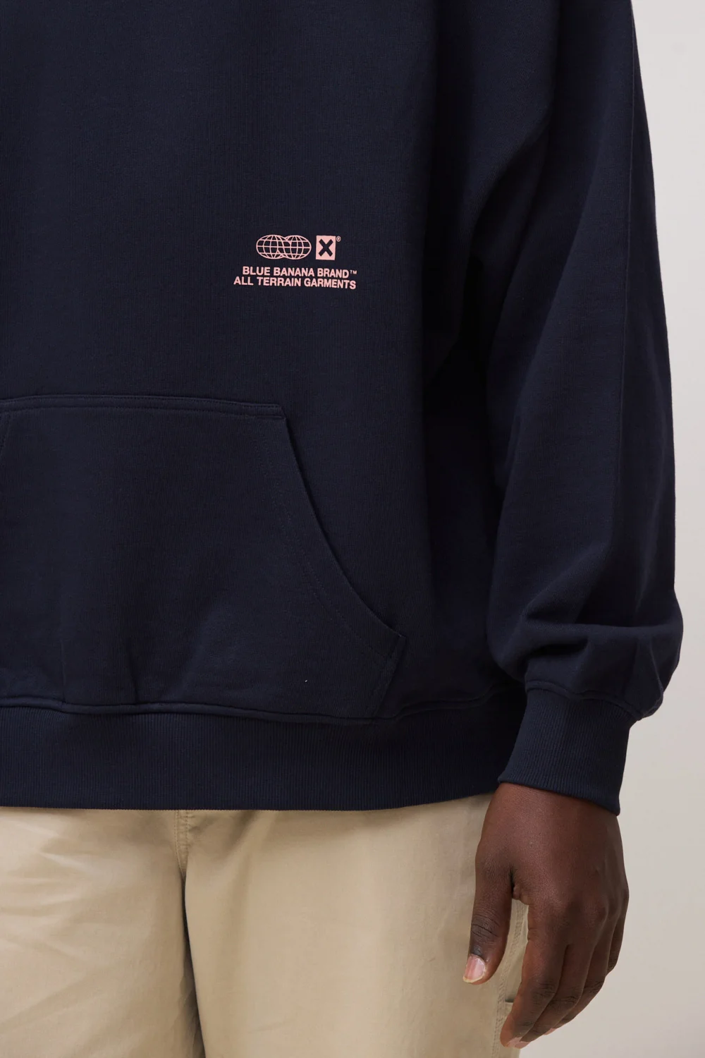 SUDADERA CON CAPUCHA UNIVERSAL AZUL MARINO - Image 3